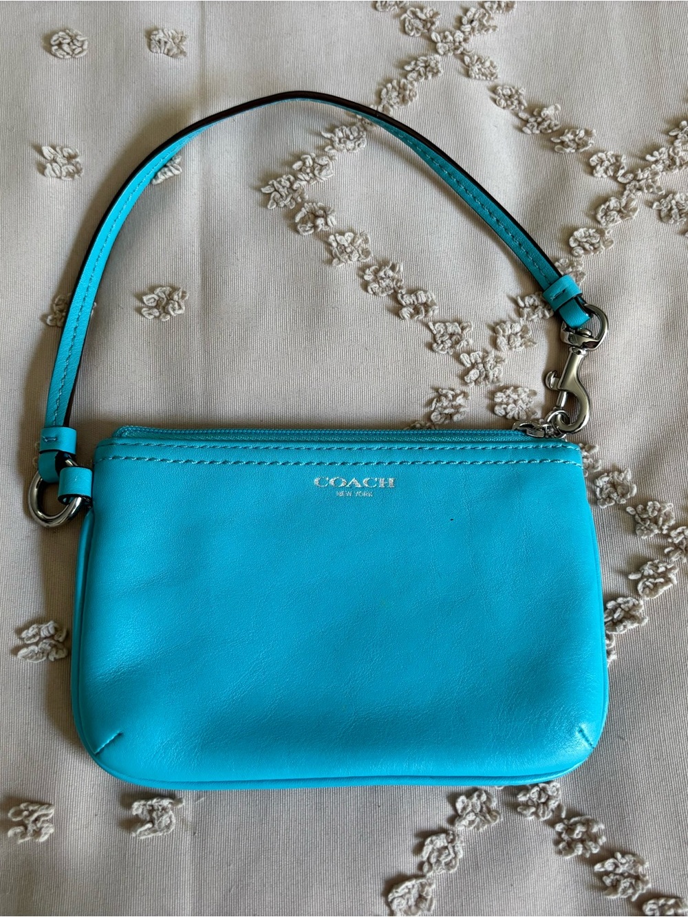 Coach Corner Zip Wristlet in Turquoise Blue Genuine Leather - Picture 3 of 6